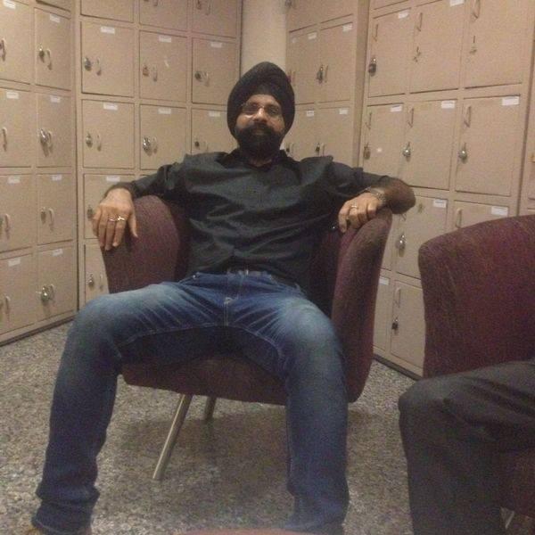 Tinder profile picture for @tinku
