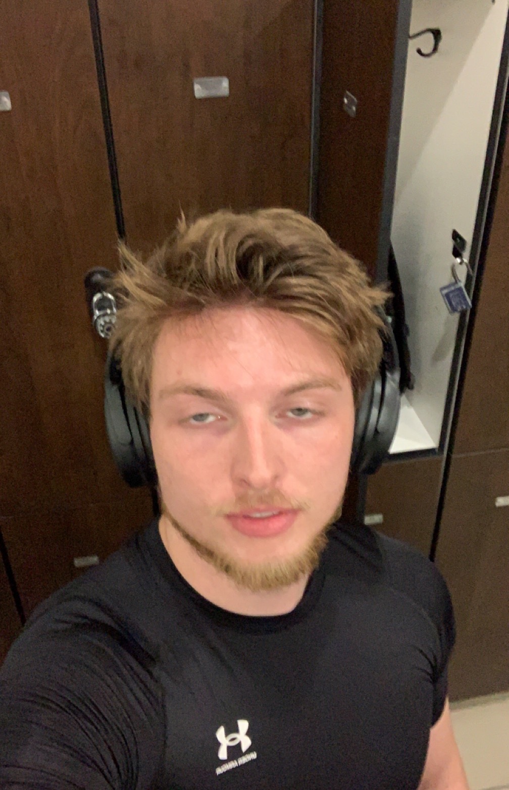 Tinder profile picture for @offline