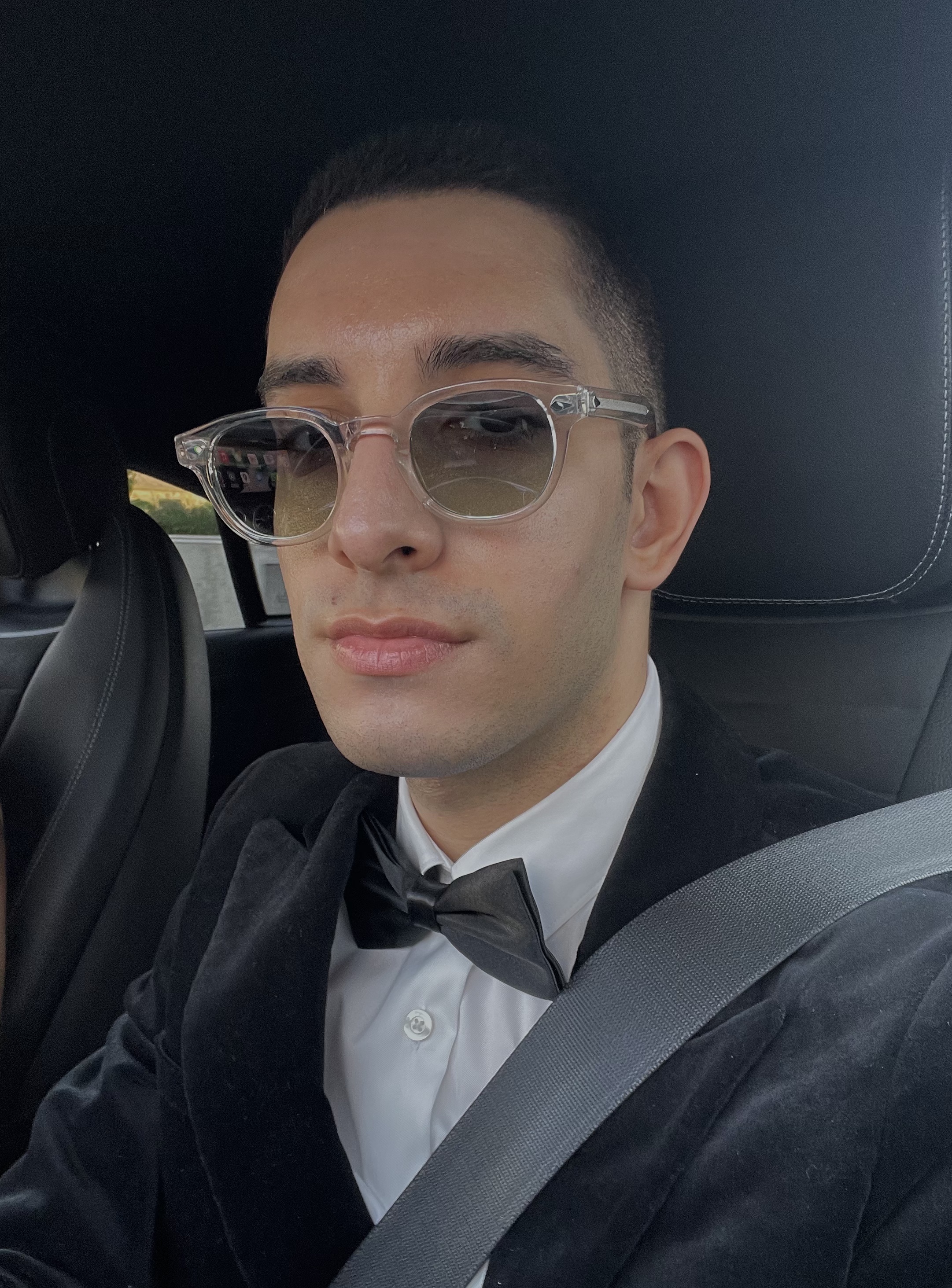 Tinder profile picture for @marinos