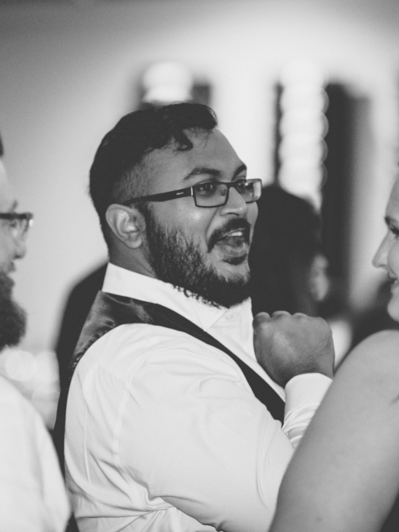 Tinder profile picture for @chronicles