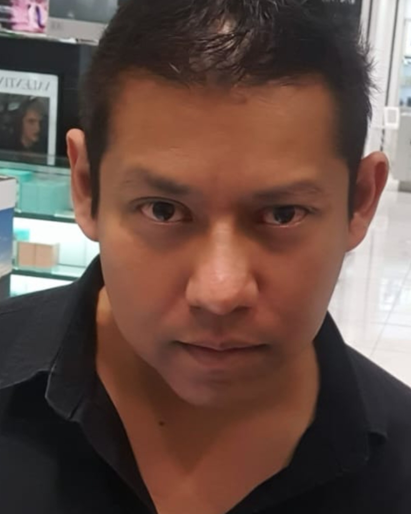 Tinder profile picture for @jhovan