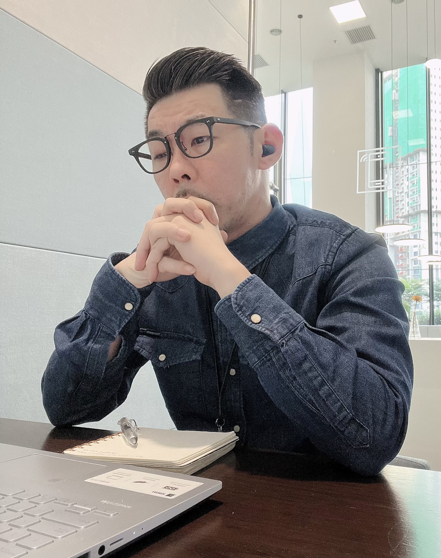 Tinder profile picture for @gilabong