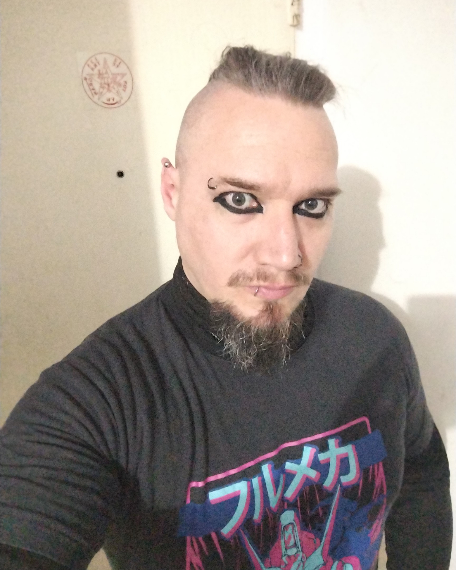 Tinder profile picture for @lunge