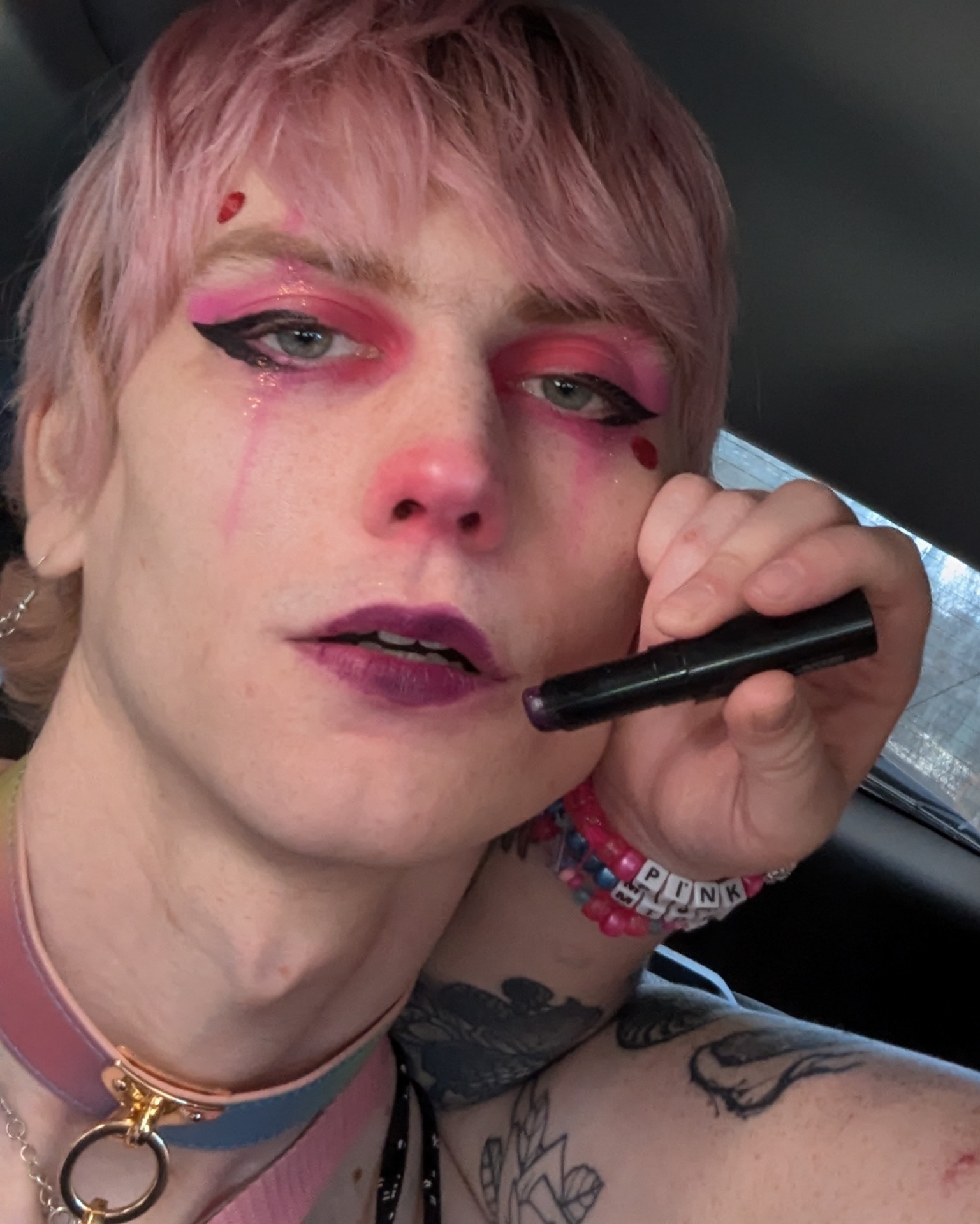 Tinder profile picture for @brackets