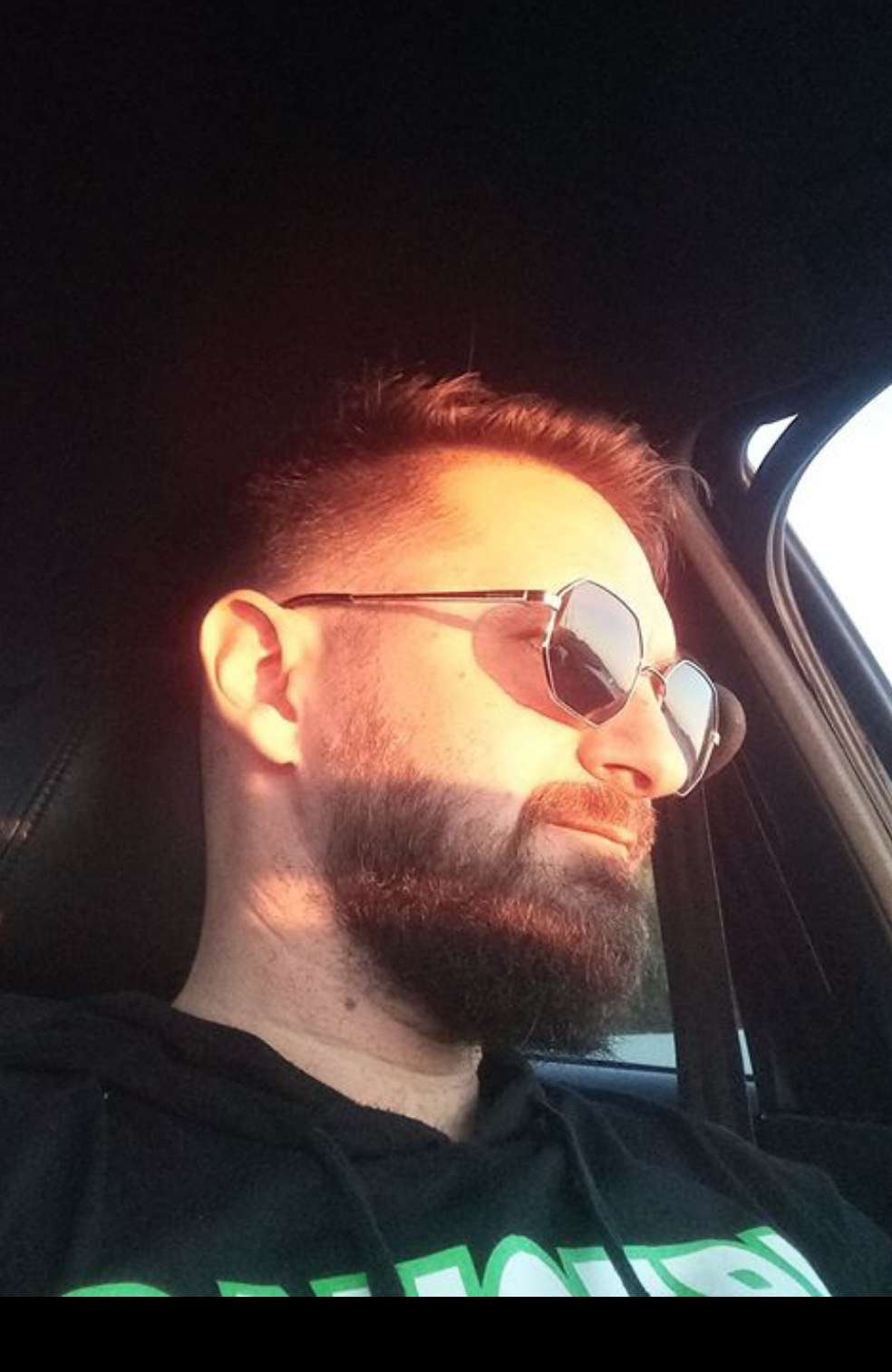 Tinder profile picture for @mitsakos