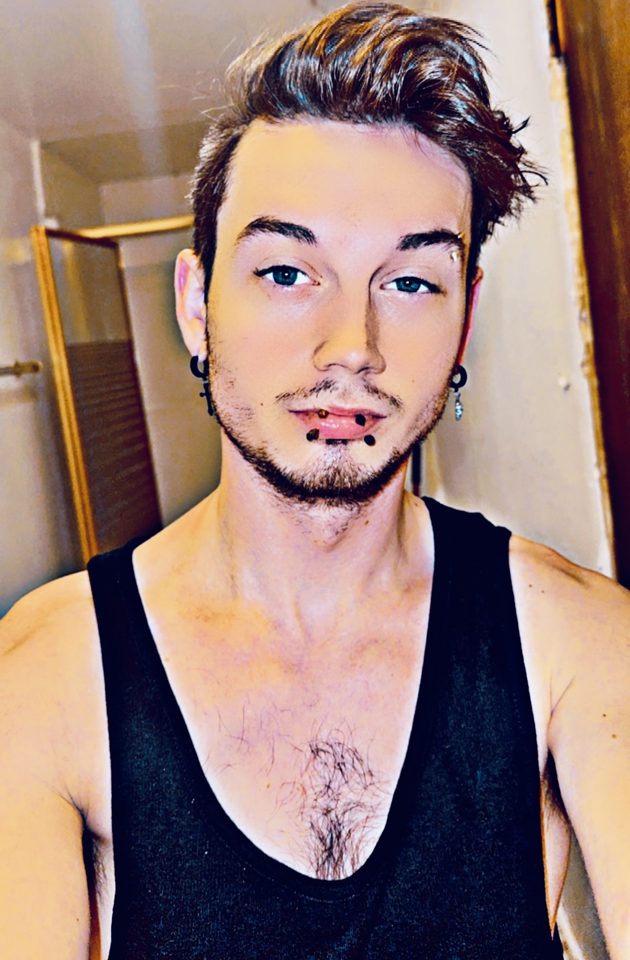Tinder profile picture for @pessimistic