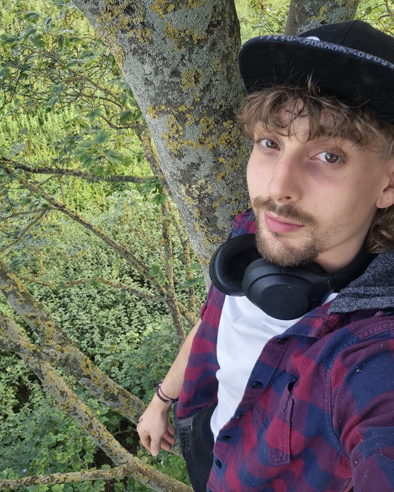 Tinder profile picture for @nonsense