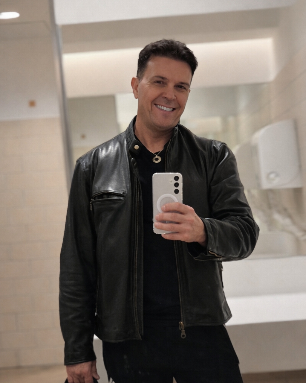 Tinder profile picture for @mayer