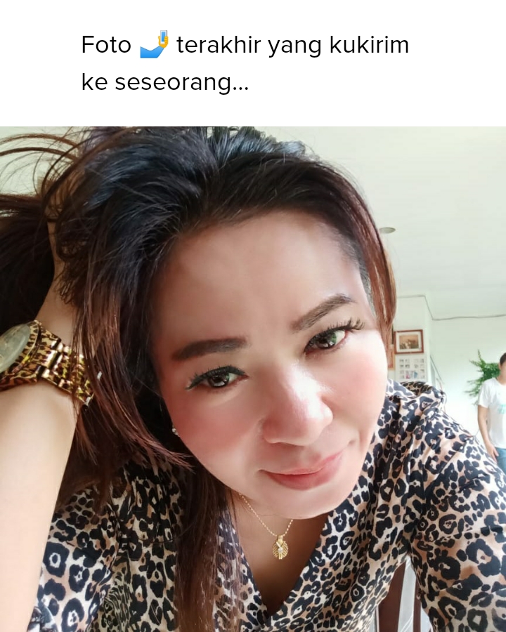 Tinder profile picture for @dea