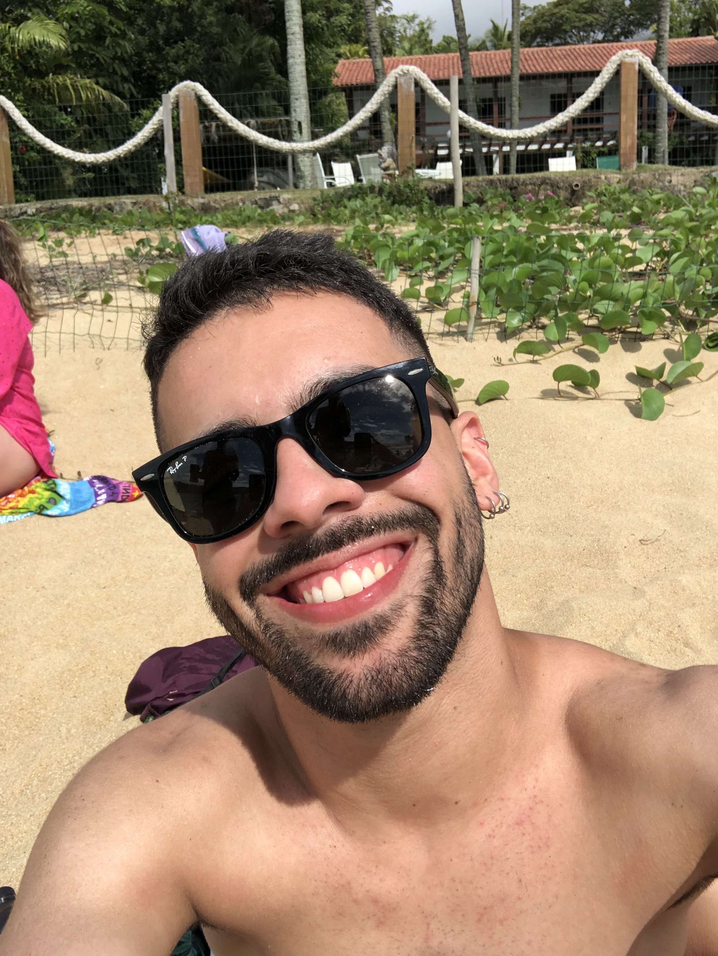 Tinder profile picture for @liar