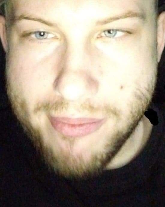 Tinder profile picture for @pawcio