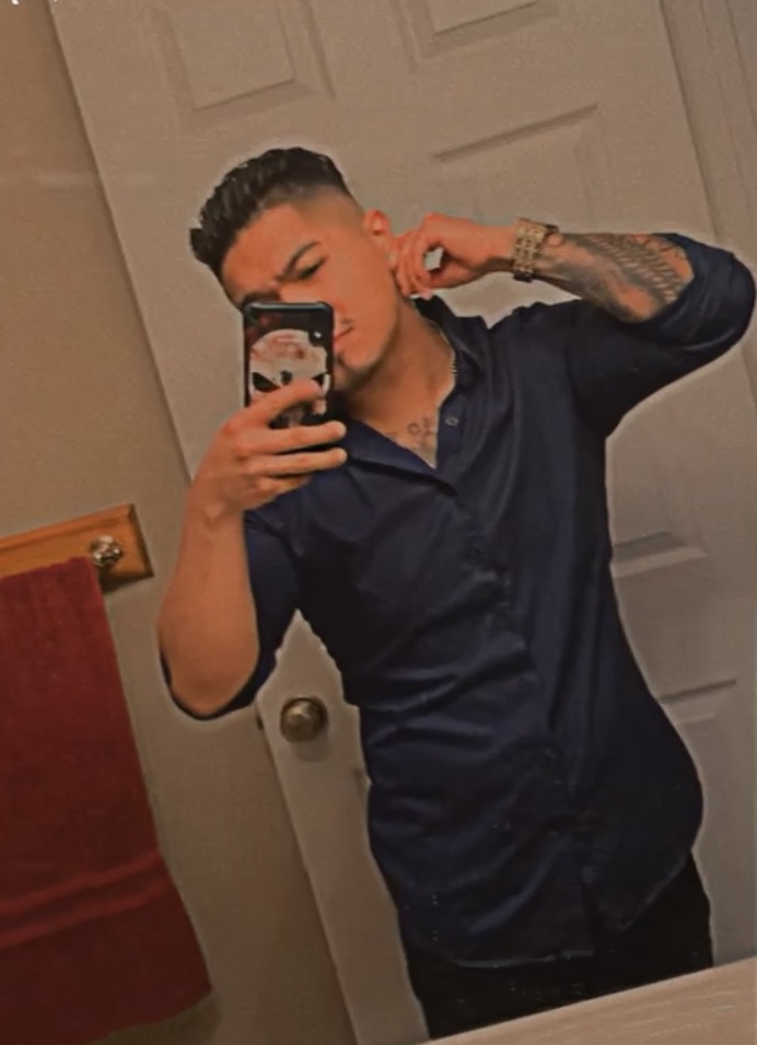Tinder profile picture for @toro