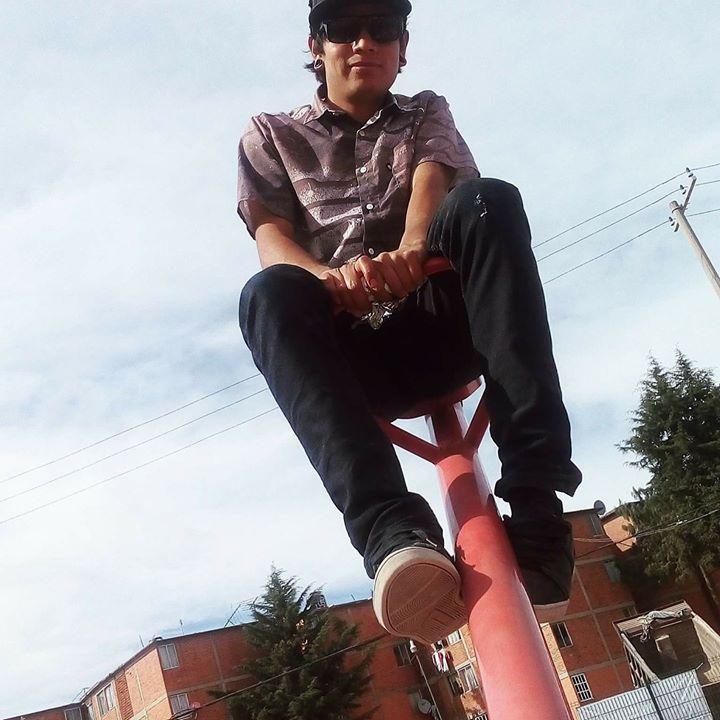 Tinder profile picture for @skate