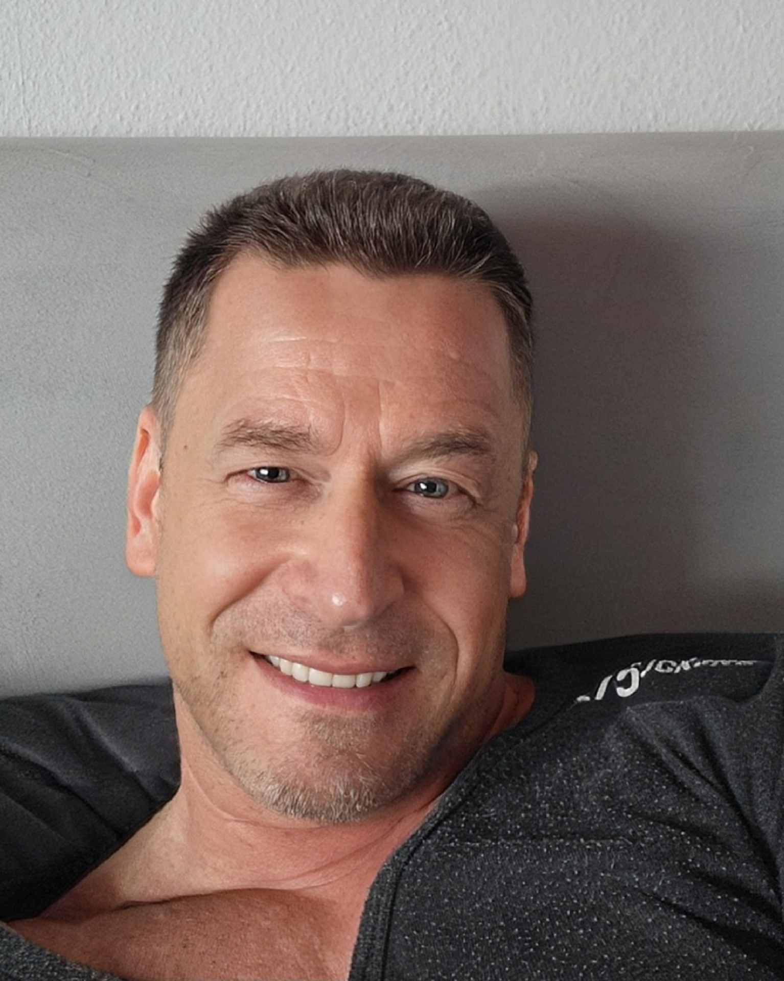 Tinder profile picture for @customs