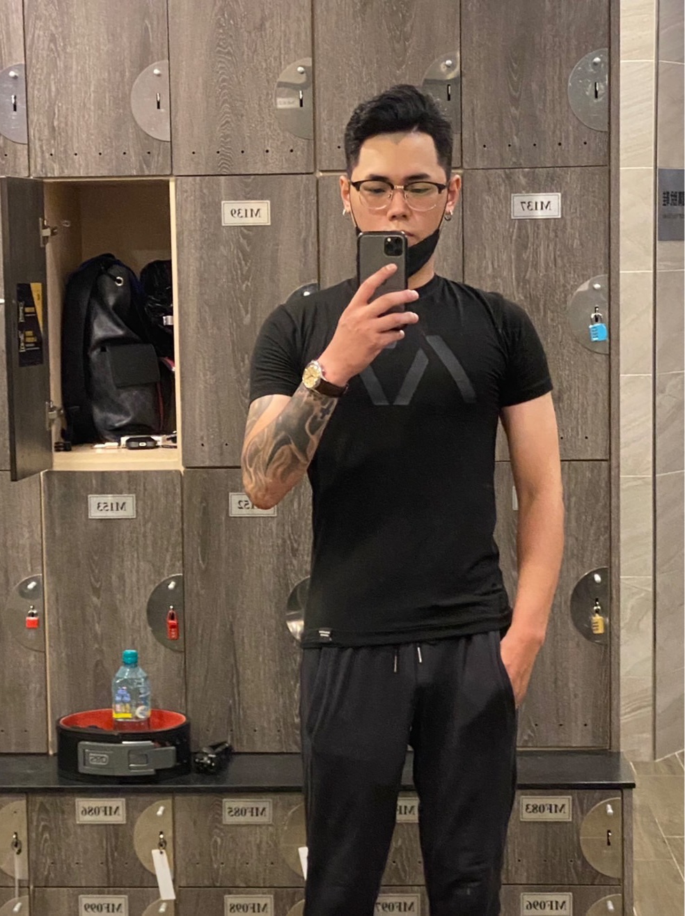 Tinder profile picture for @avery