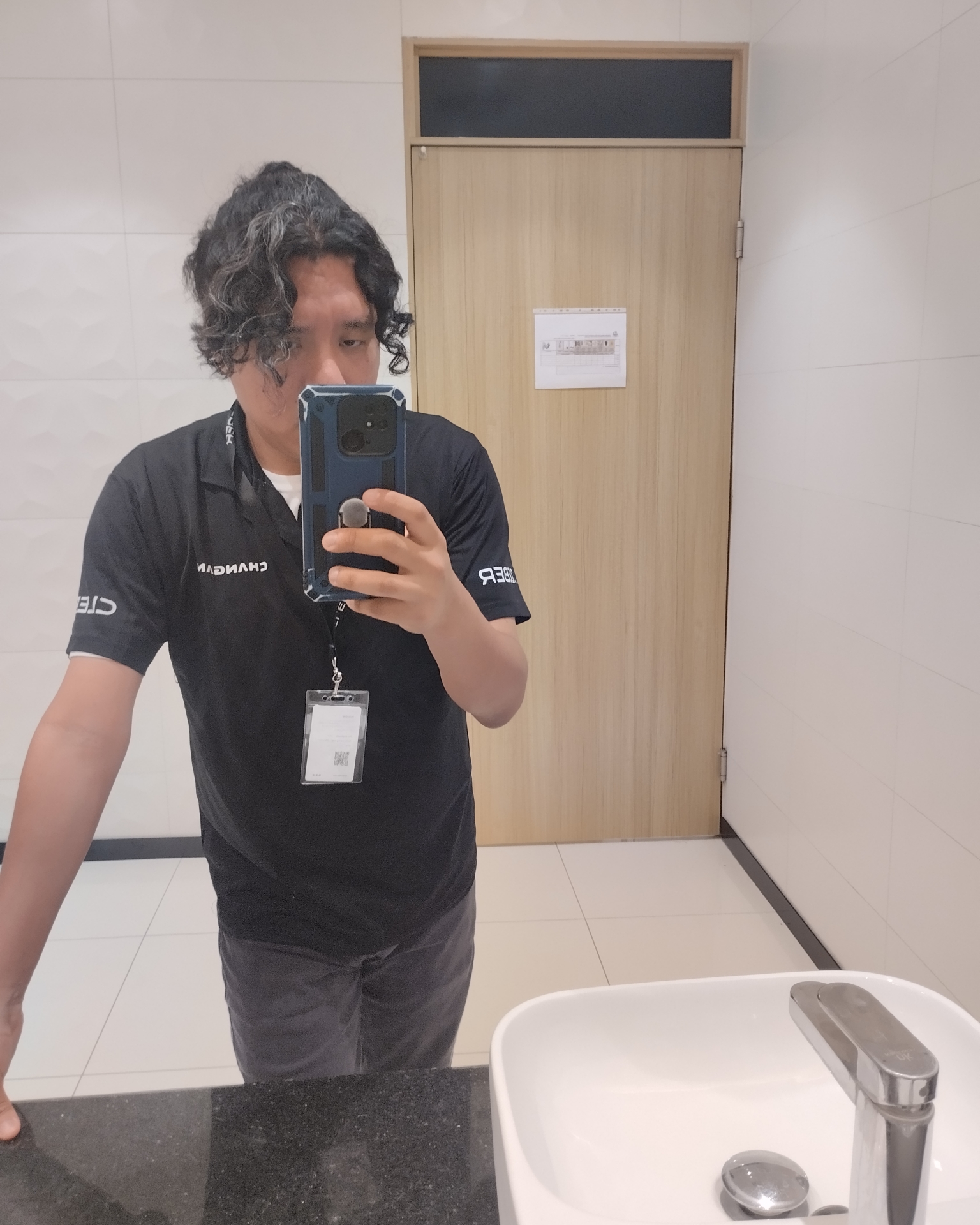 Tinder profile picture for @vargas
