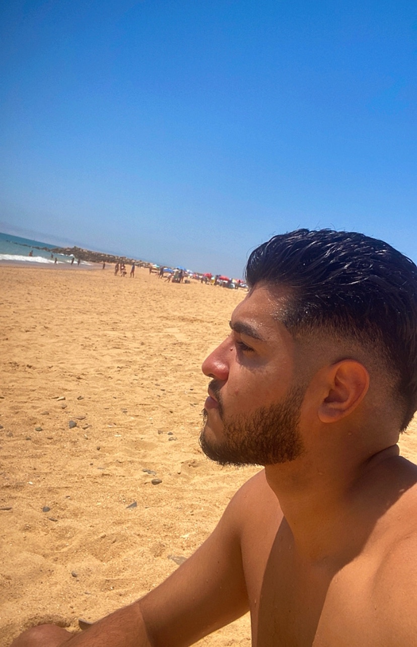 Tinder profile picture for @zaza