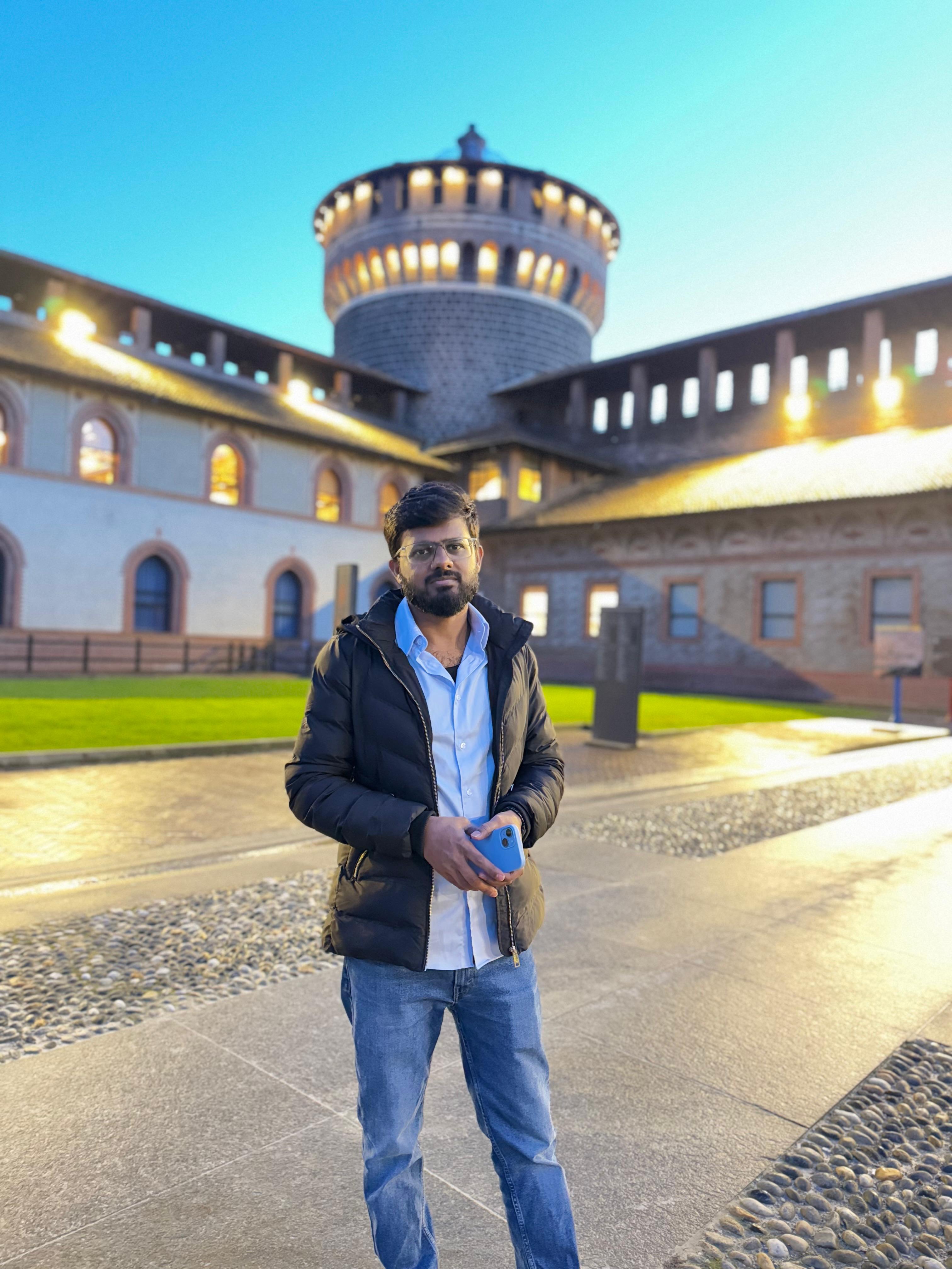 Tinder profile picture for @lekh