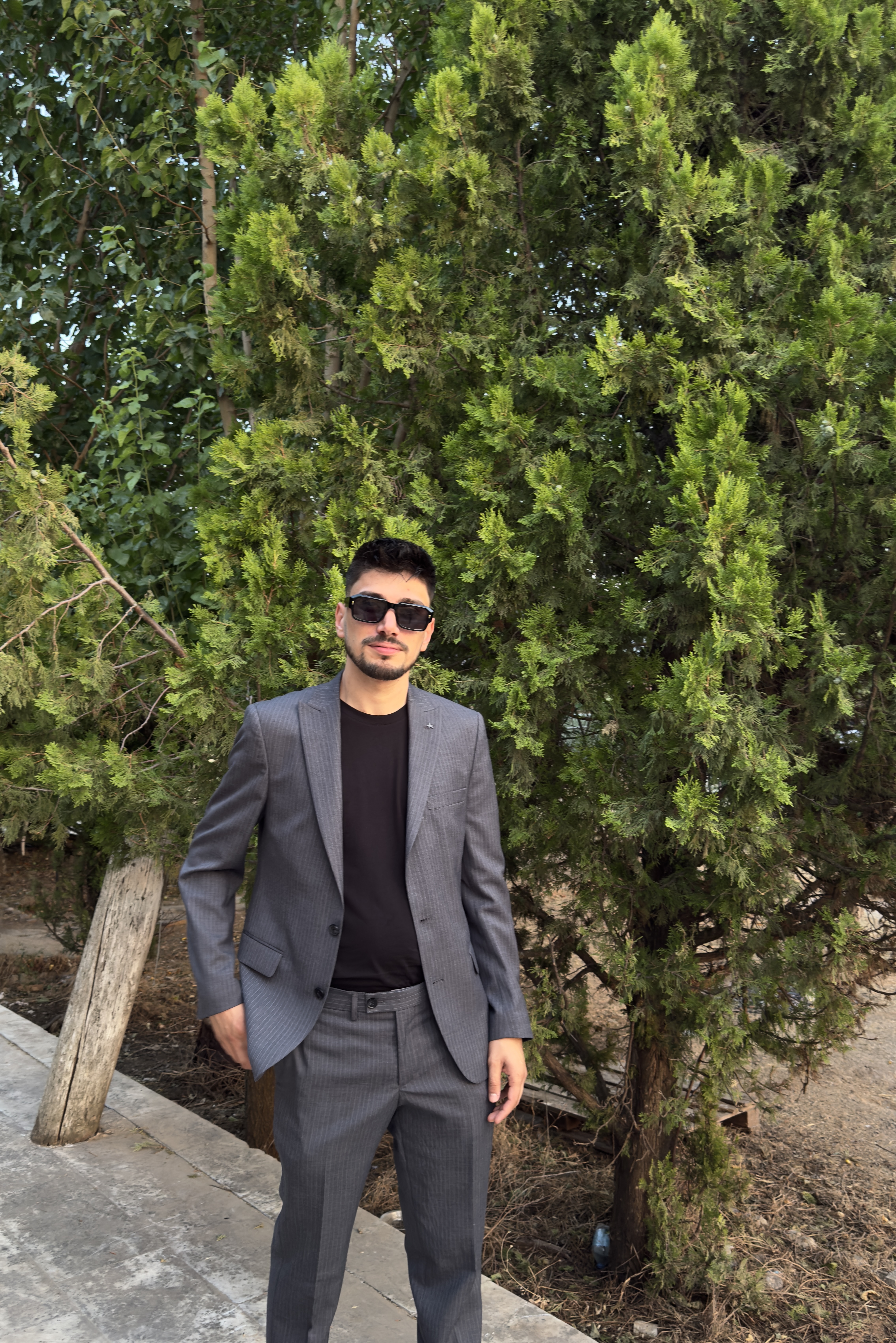 Tinder profile picture for @vural