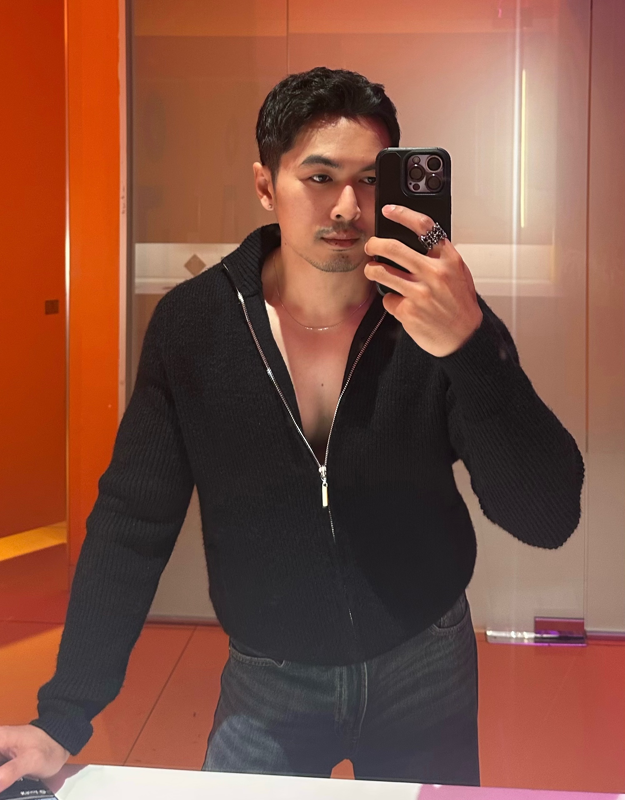 Tinder profile picture for @tote