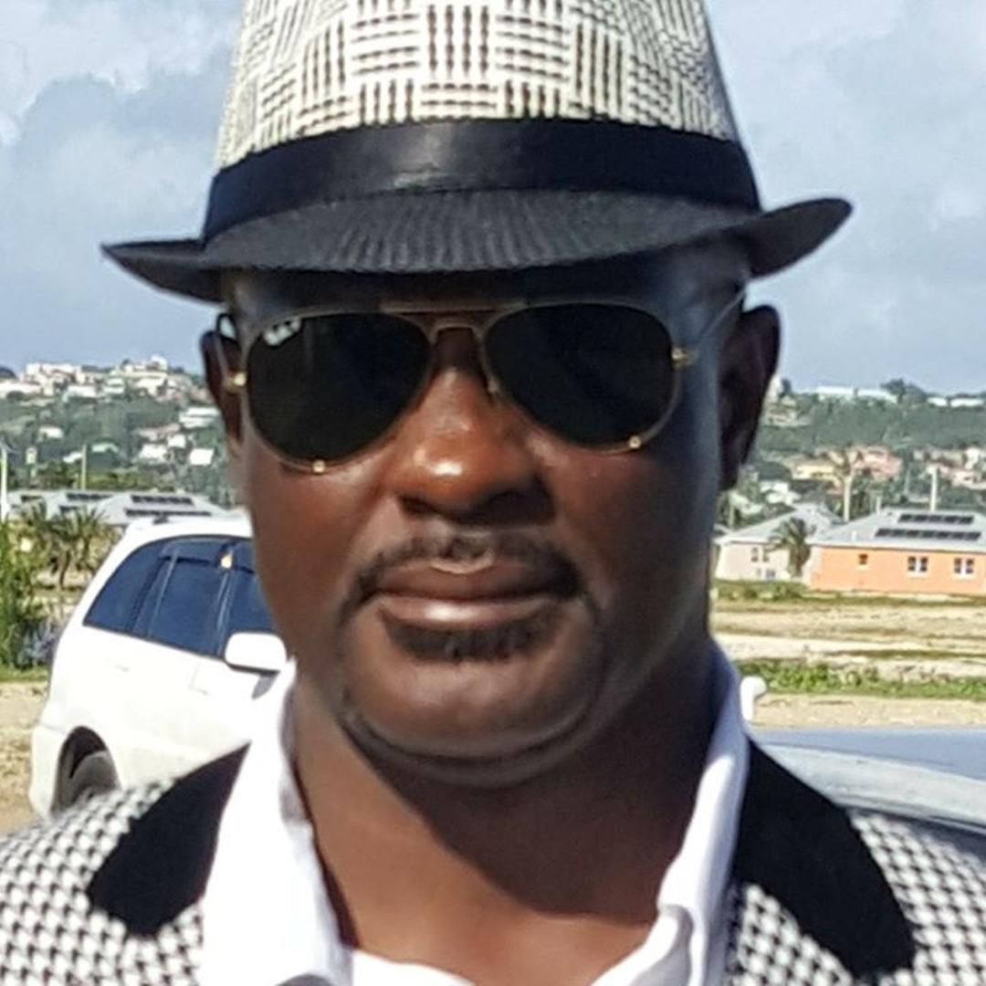 Tinder profile picture for @kenya