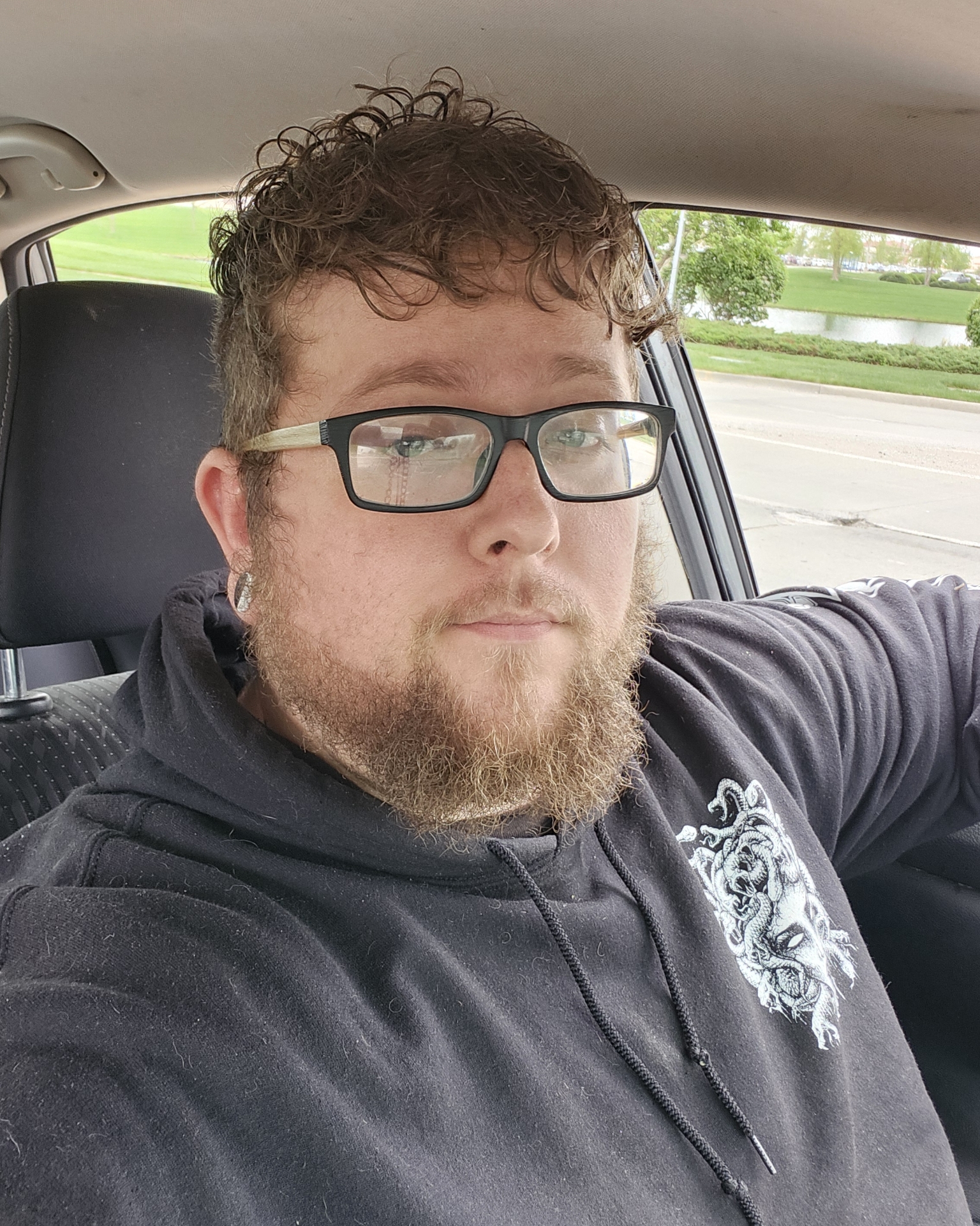 Tinder profile picture for @cleave