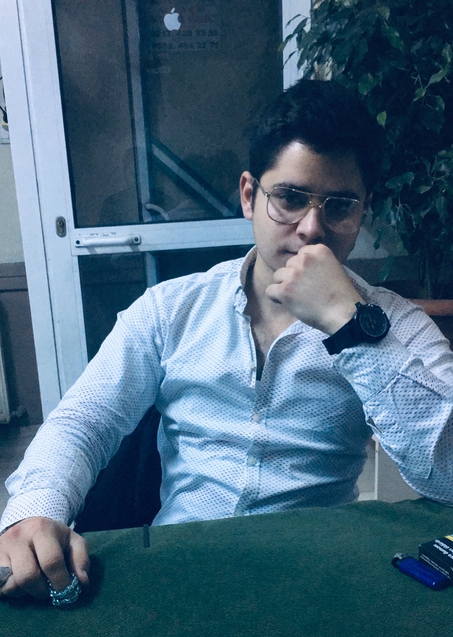 Tinder profile picture for @publisher