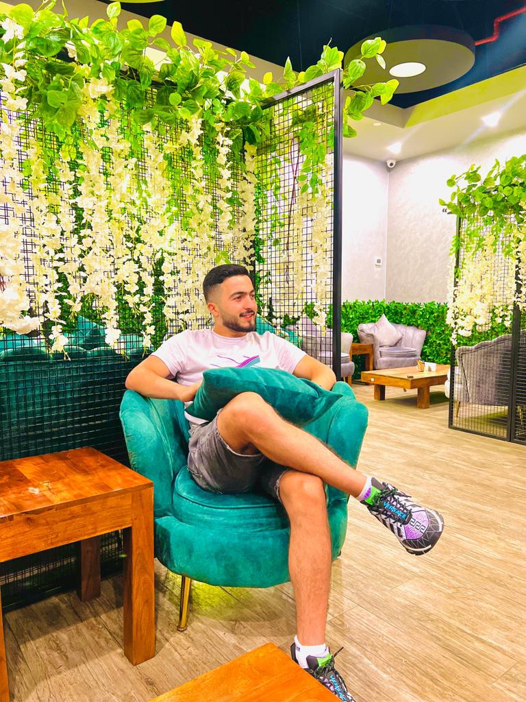 Tinder profile picture for @youness