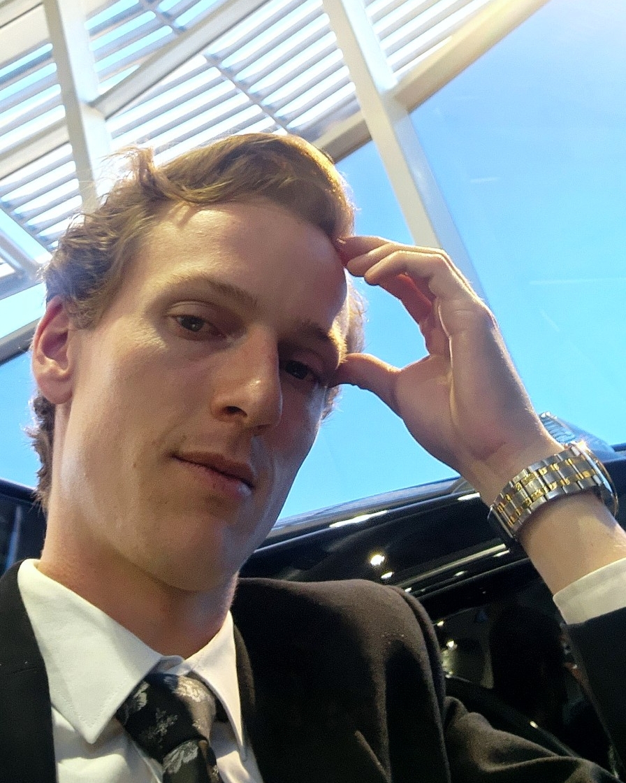 Tinder profile picture for @overdose