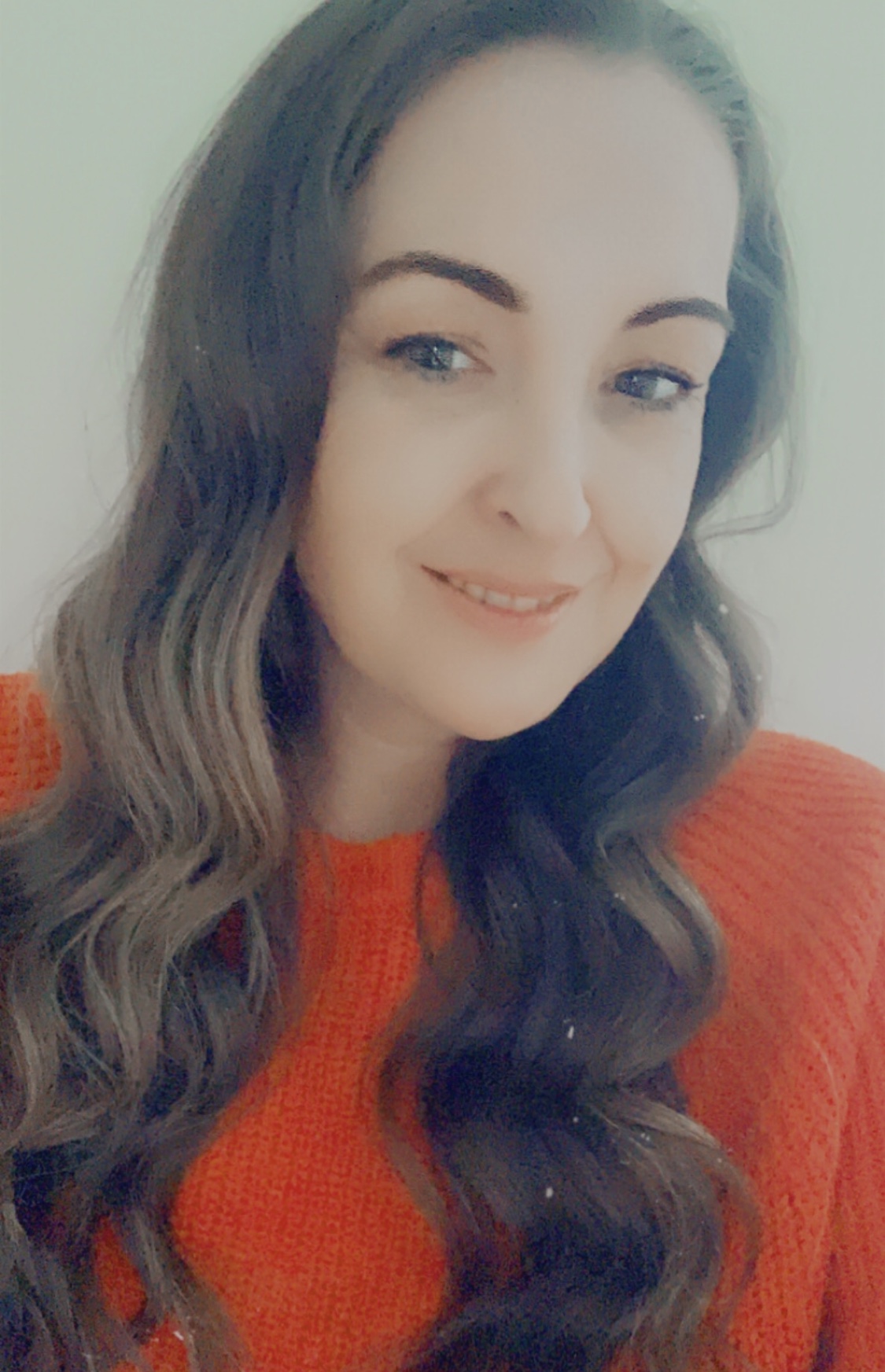 Tinder profile picture for @omaira