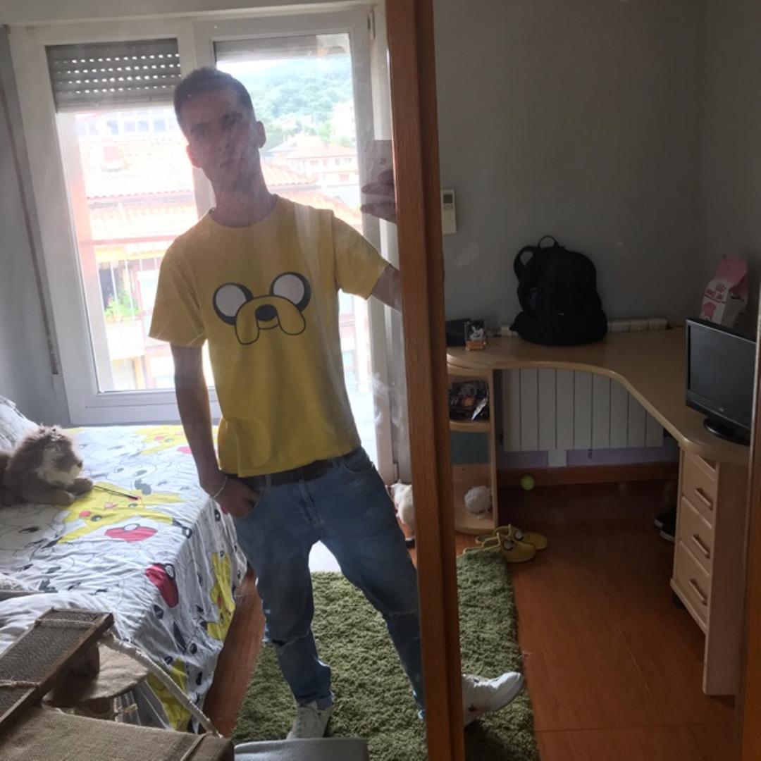 Tinder profile picture for @jmng