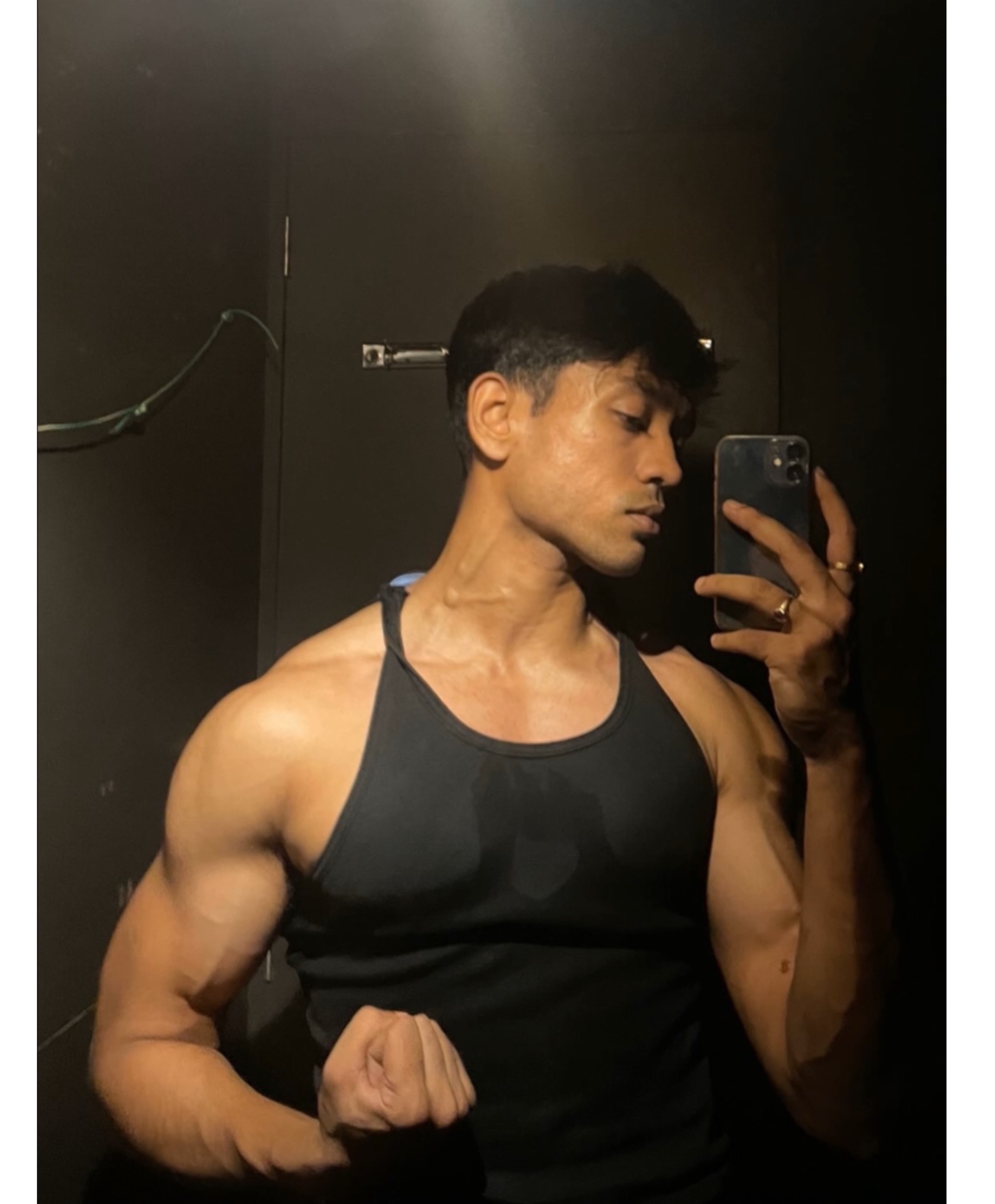 Tinder profile picture for @rupa