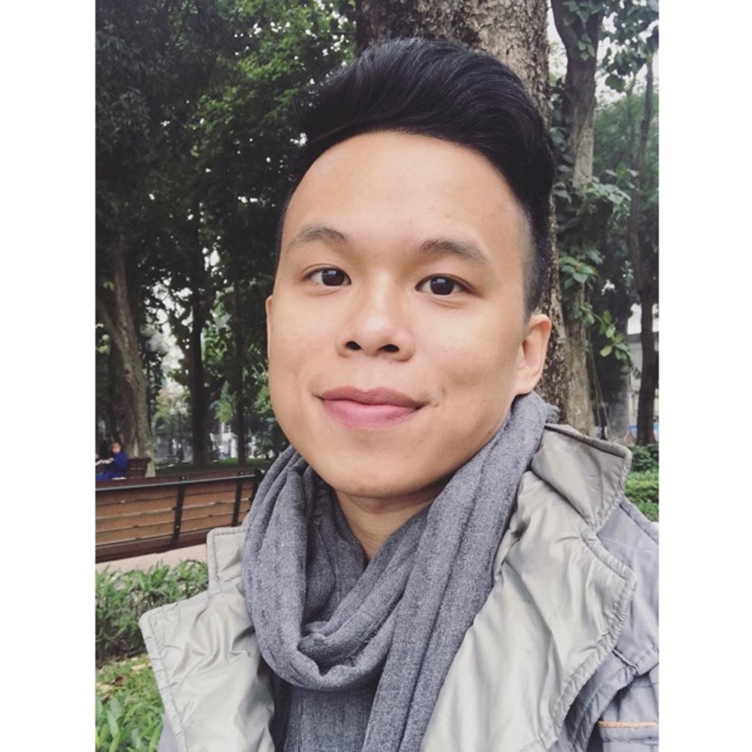 Tinder profile picture for @tugn