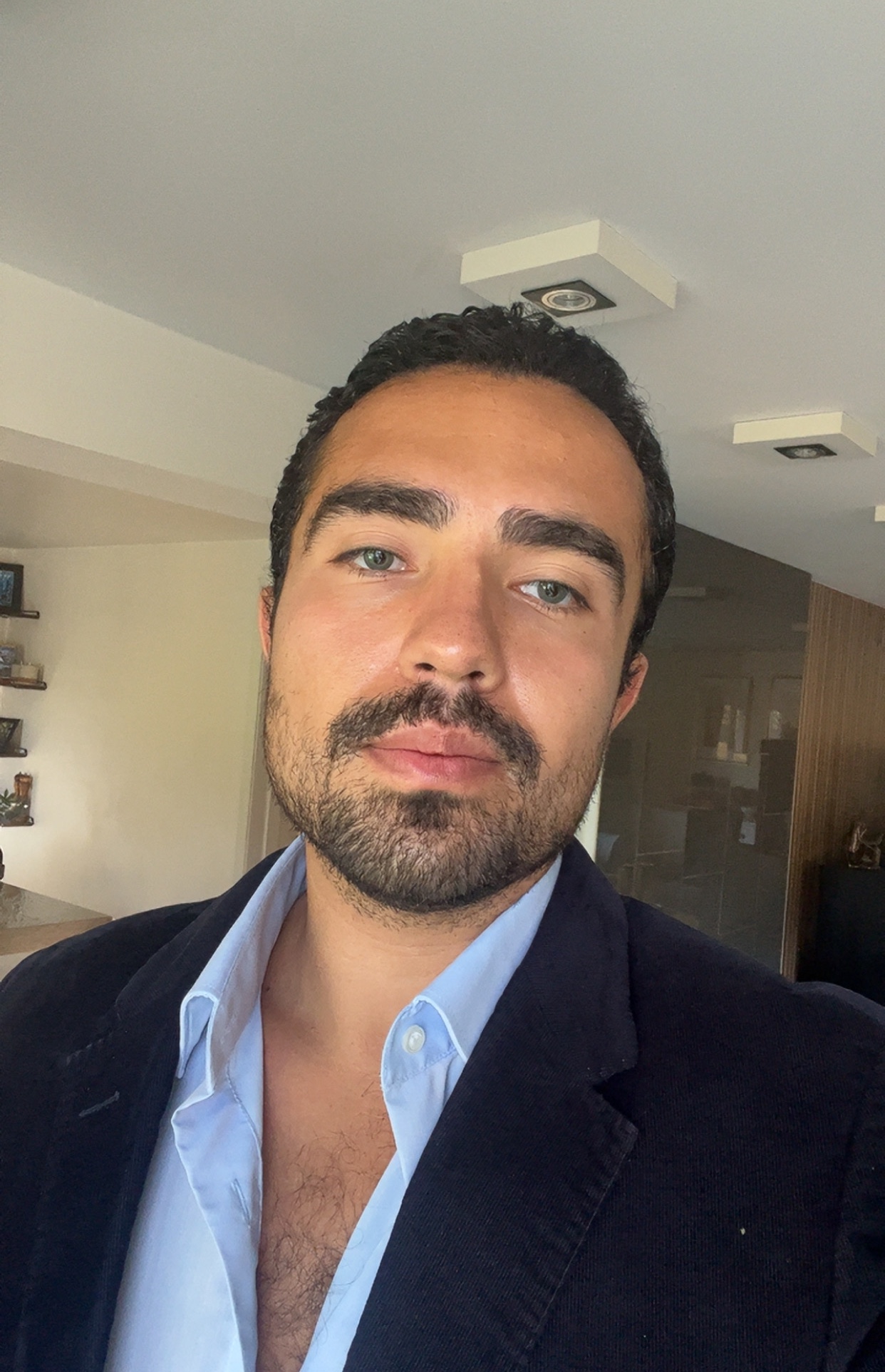 Tinder profile picture for @shabir