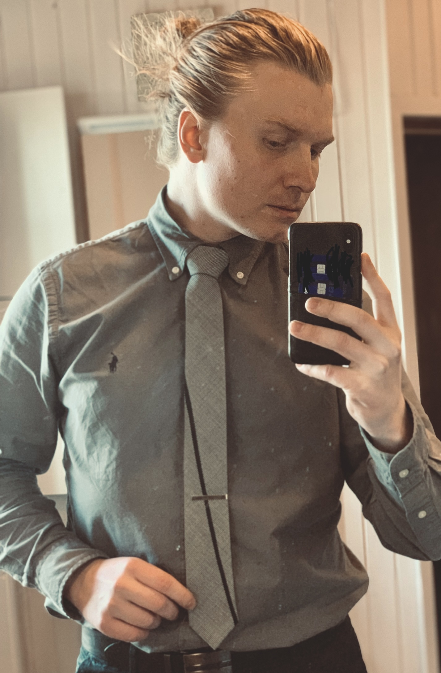 Tinder profile picture for @squeezer