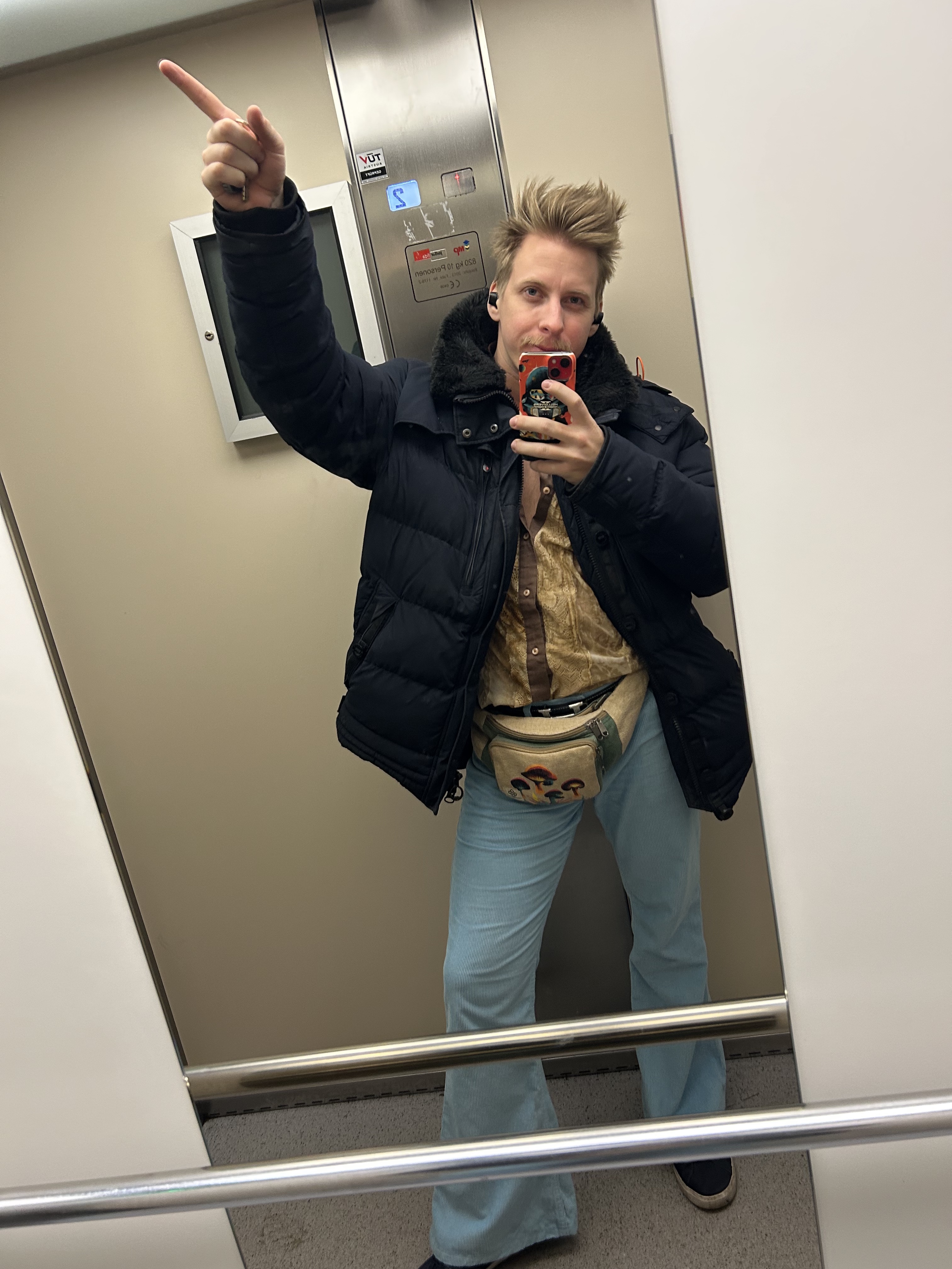 Tinder profile picture for @jaeger