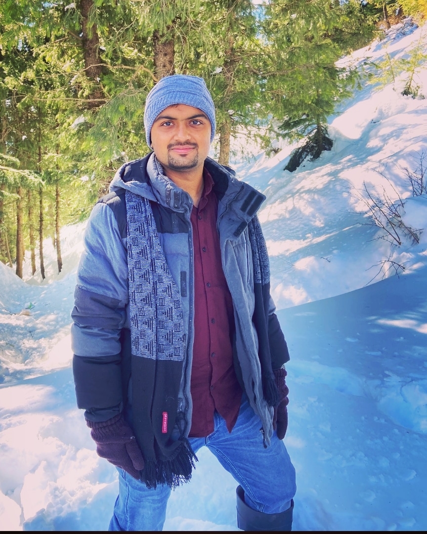 Tinder profile picture for @rajubhai