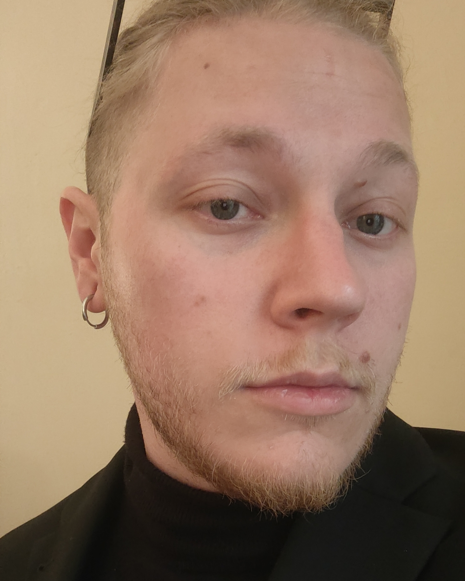 Tinder profile picture for @gpuma