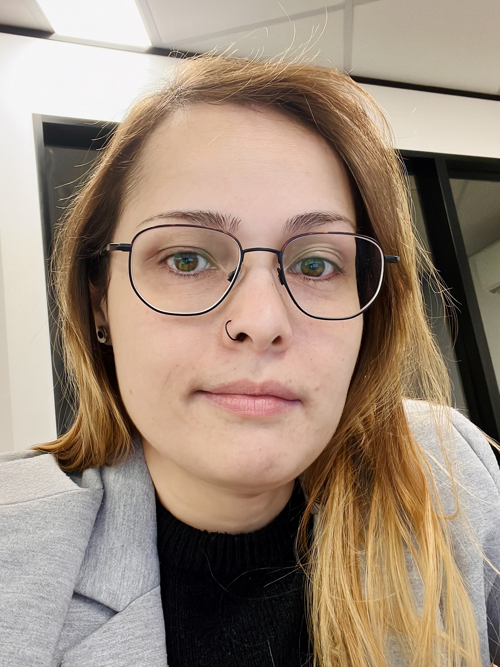Tinder profile picture for @priscila