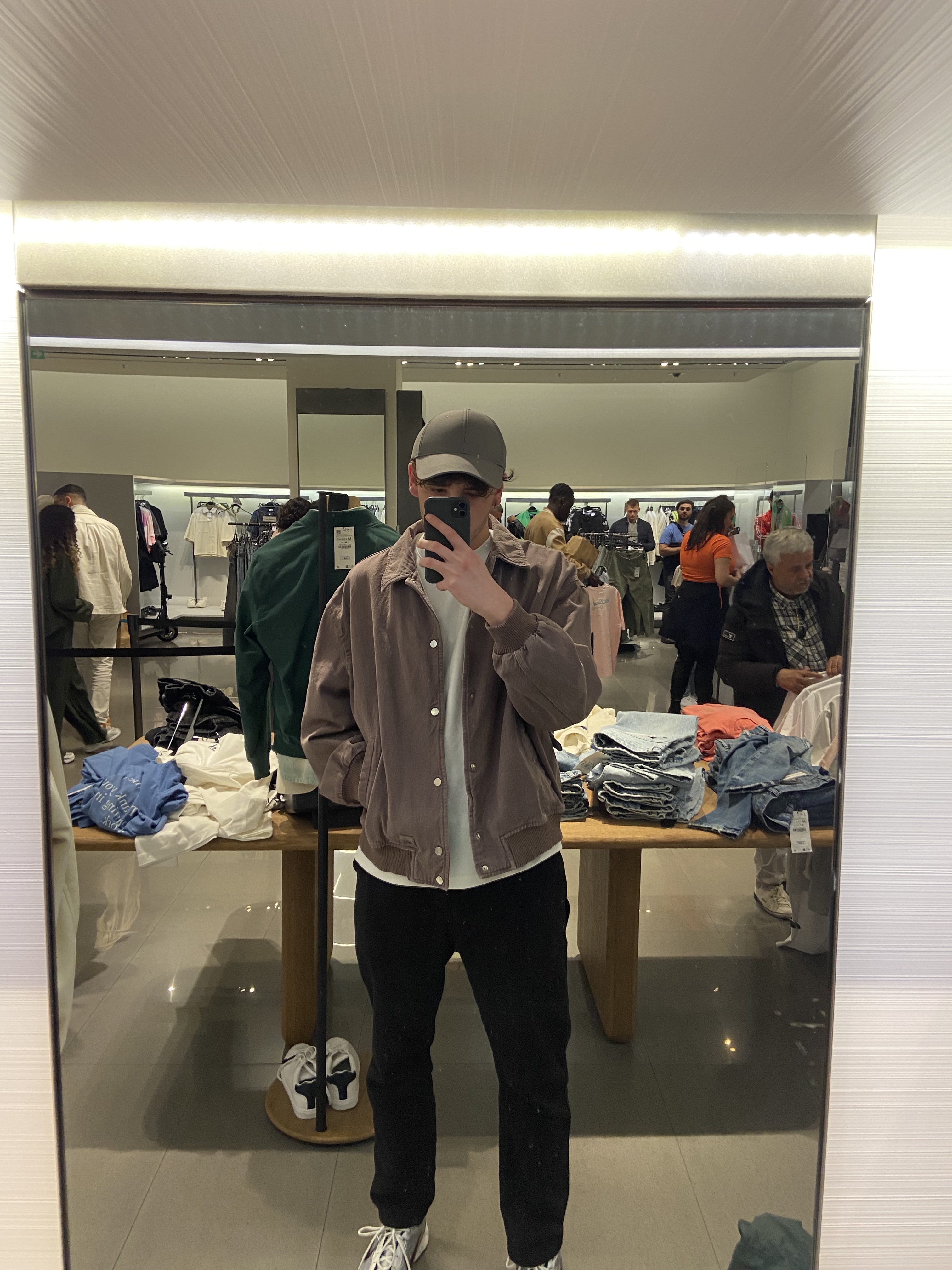Tinder profile picture for @flux
