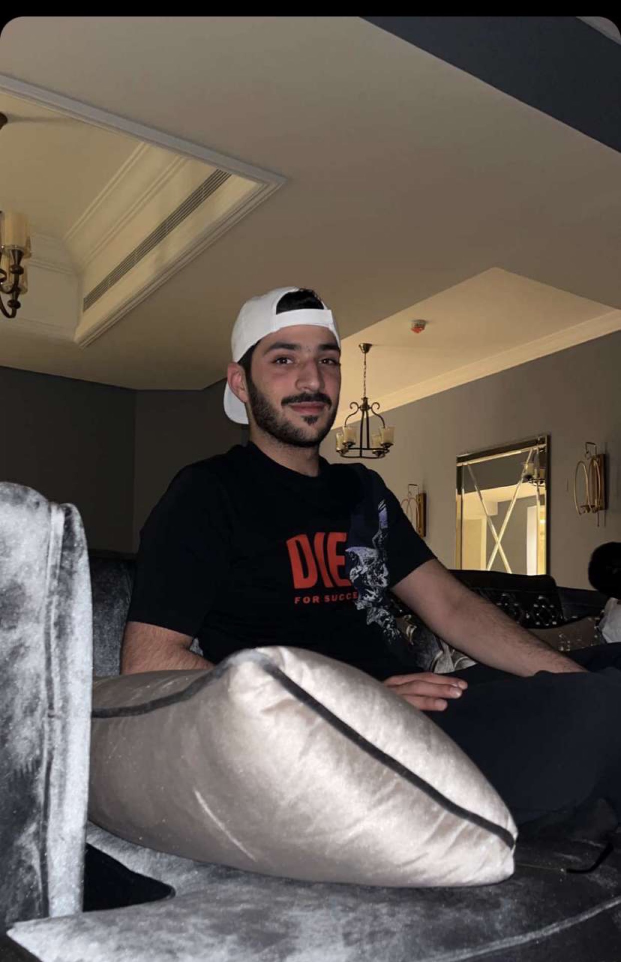Tinder profile picture for @gesho