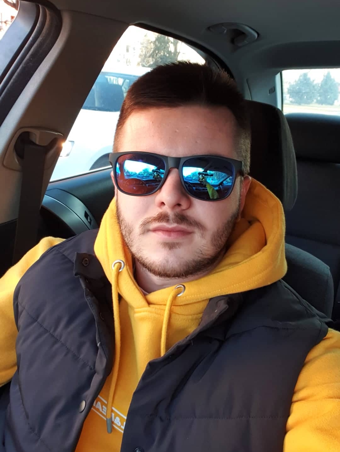 Tinder profile picture for @kriss24
