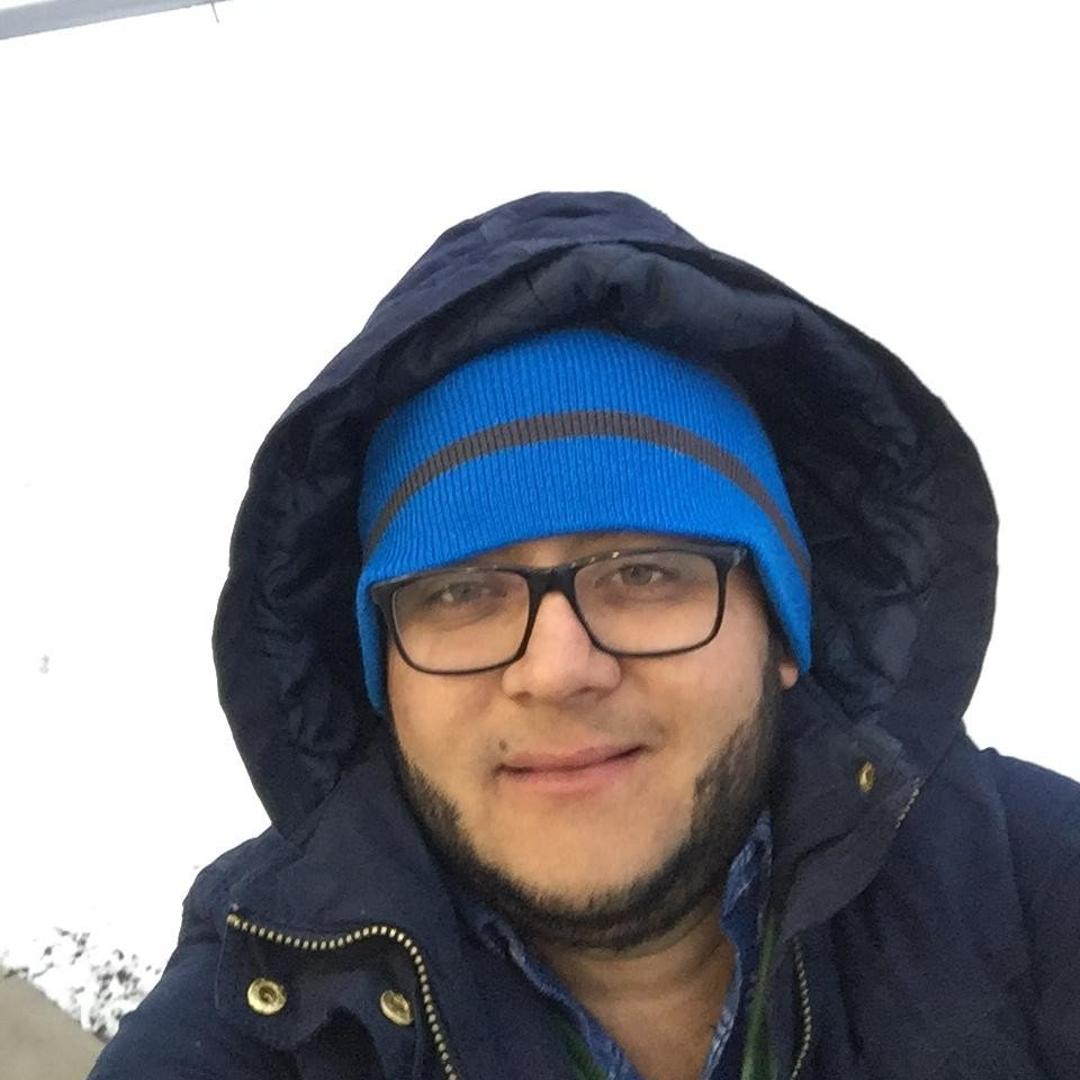 Tinder profile picture for @lucaz