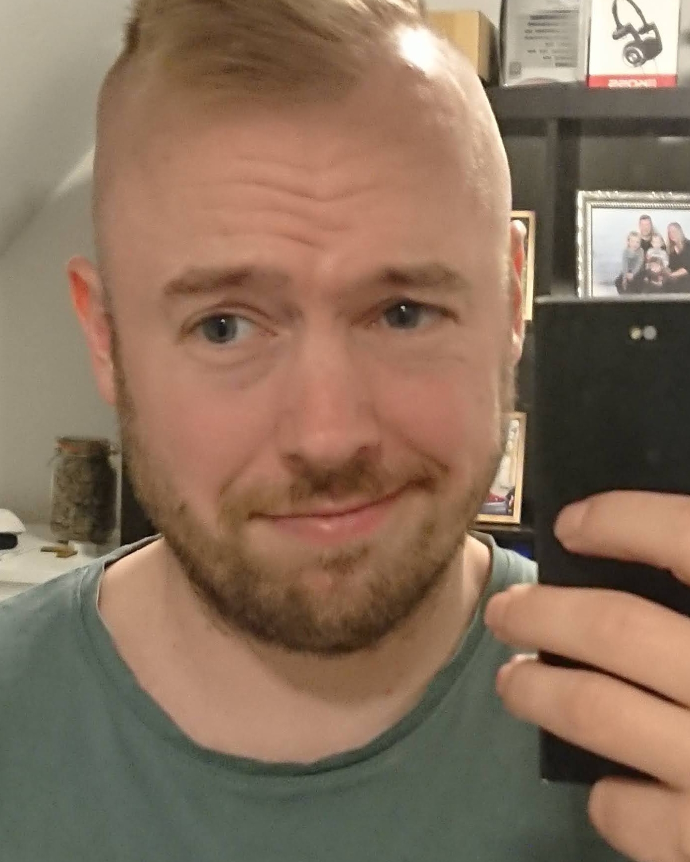 Tinder profile picture for @dingy