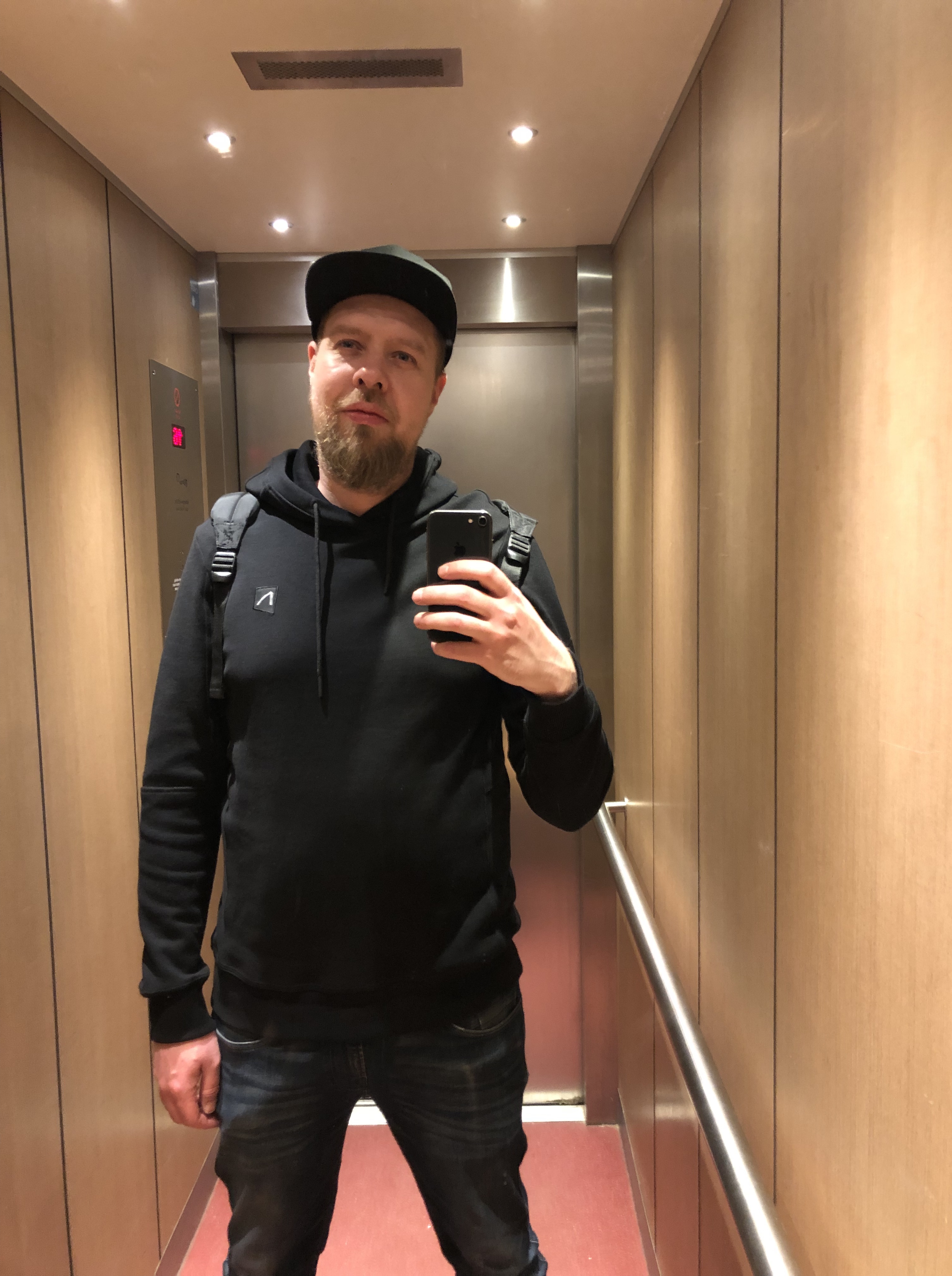 Tinder profile picture for @sander