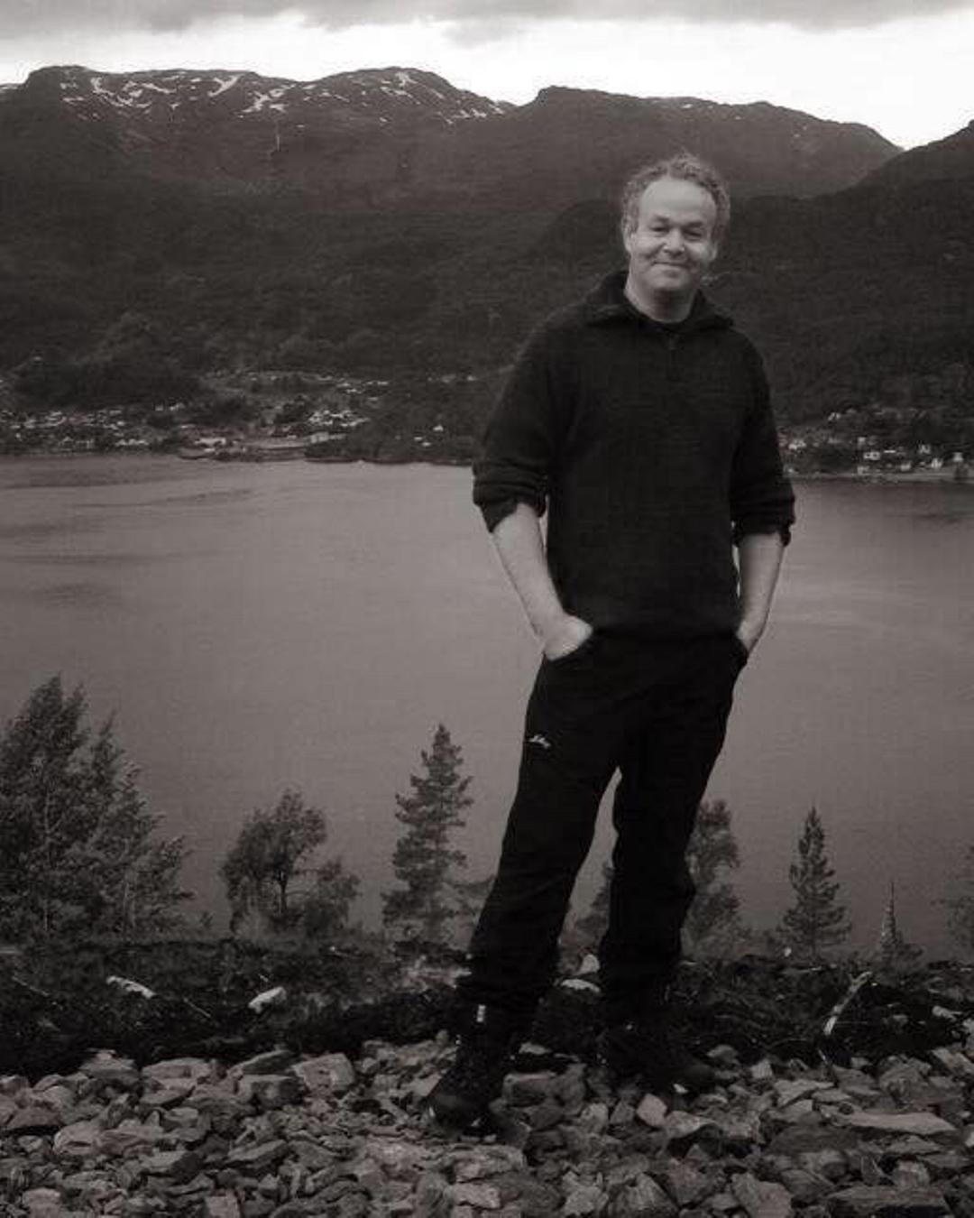 Tinder profile picture for @lund