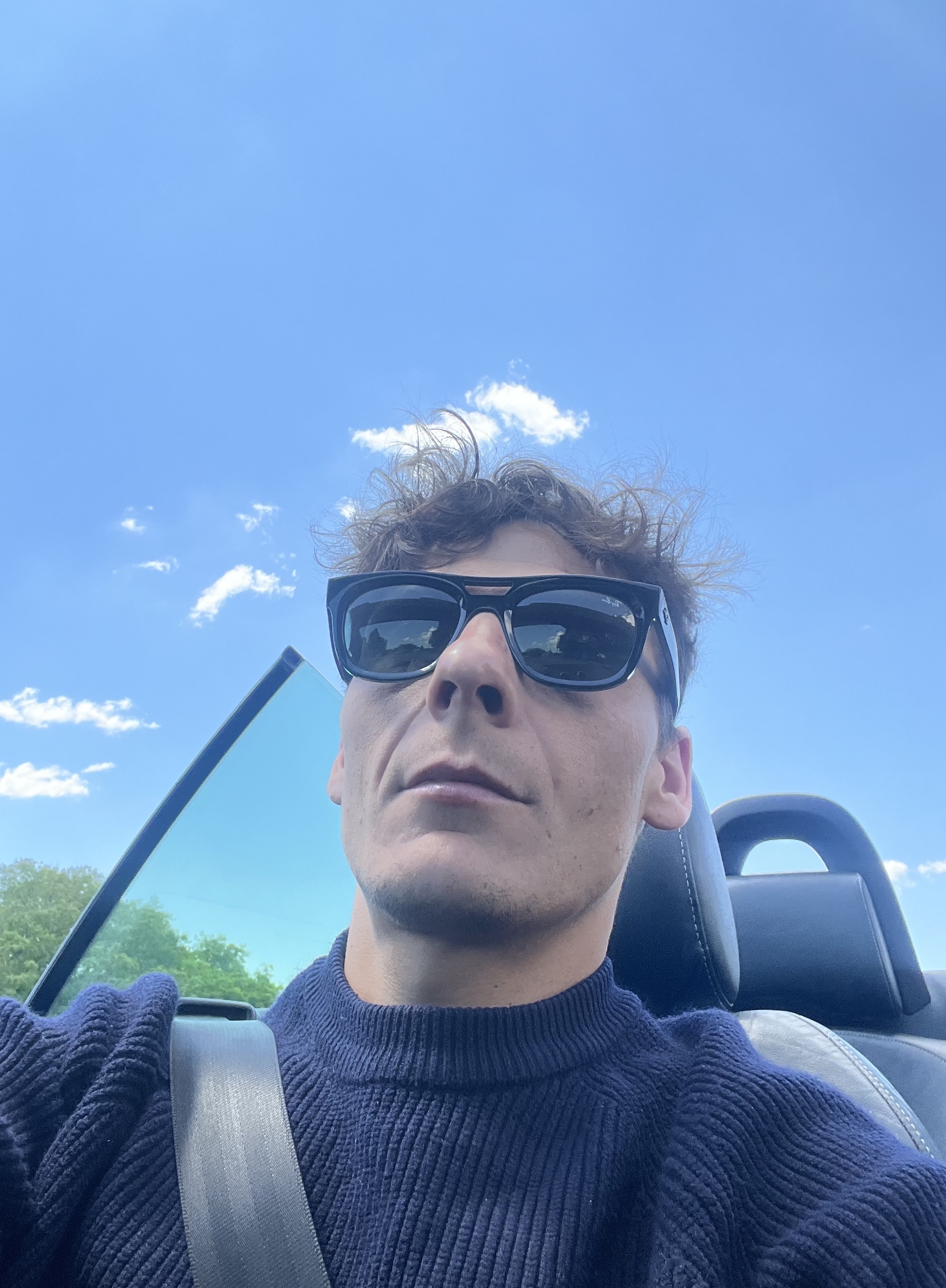 Tinder profile picture for @joyboy
