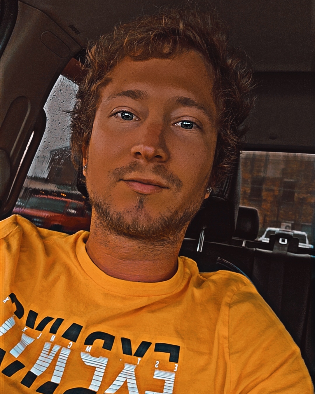 Tinder profile picture for @critters