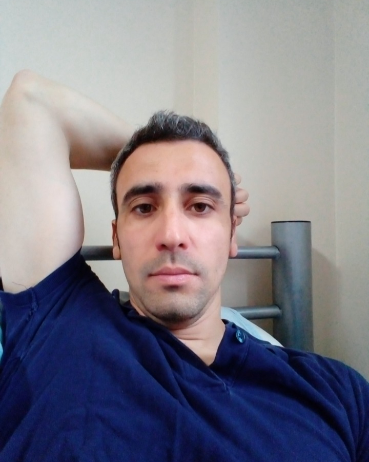 Tinder profile picture for @knnm