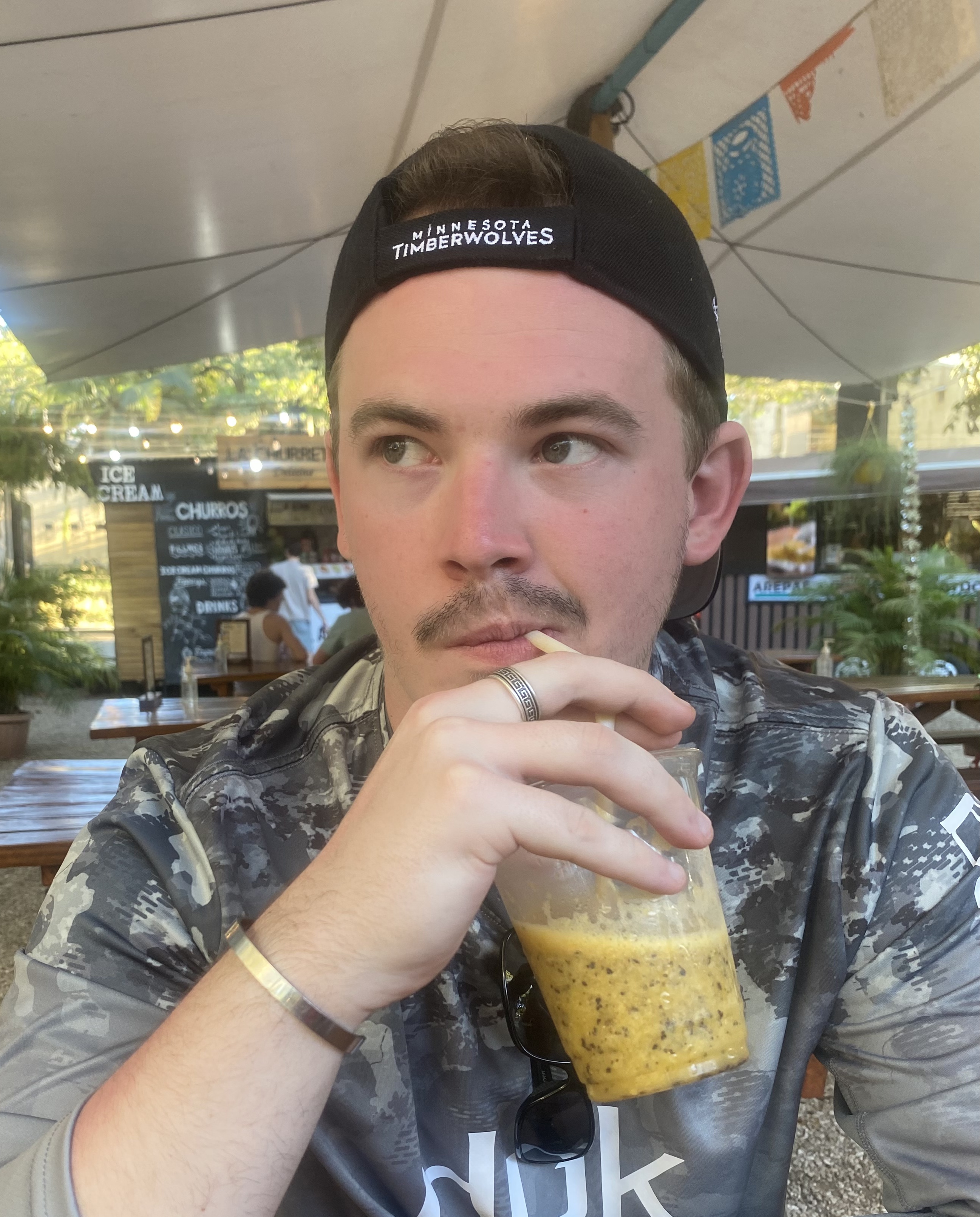 Tinder profile picture for @mumbles